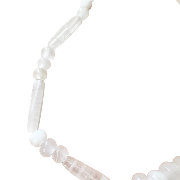 Vintage Carved Clear Quartz Beaded Necklace - Picture 2 of 4